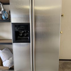 KitchenAid Stainless Steel Side-by-Side Refrigerator – Ice/Water Dispenser 