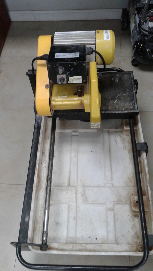Brutus Model 60010 Wet Tile Saw for Sale in Oakland Park, FL - OfferUp