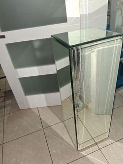 Mirrored Glass Pedestal Display Stand