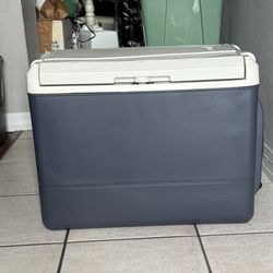  Coleman PowerChill 40 Quart Thermoelectric Cooler Model 5645 | Price is Firm