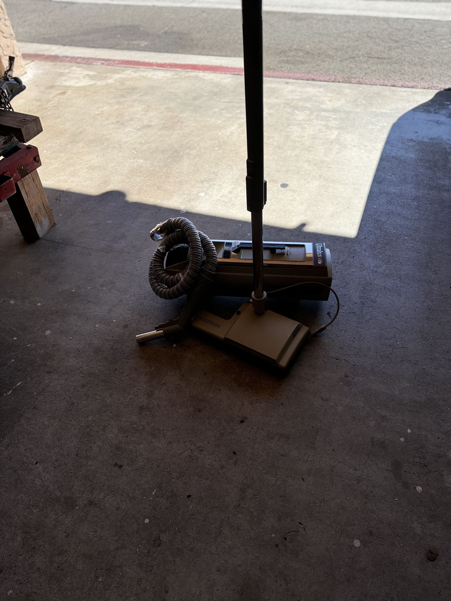Ultralux Nostalgic Canister Vacuum