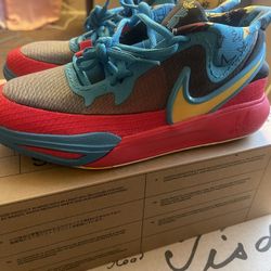 Nike Kyrie 8 GO SE (GS) Sz 5.5y