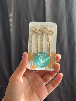 Shiny Bow Earrings