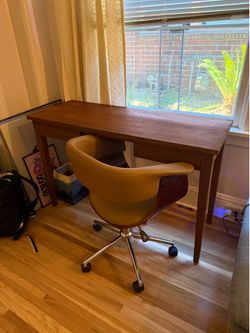 FREE desk & desk chair