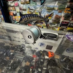 Penn Fathom 25 Narrow 2 Speed. Ready to Go Salt Water Fishing Reel. 