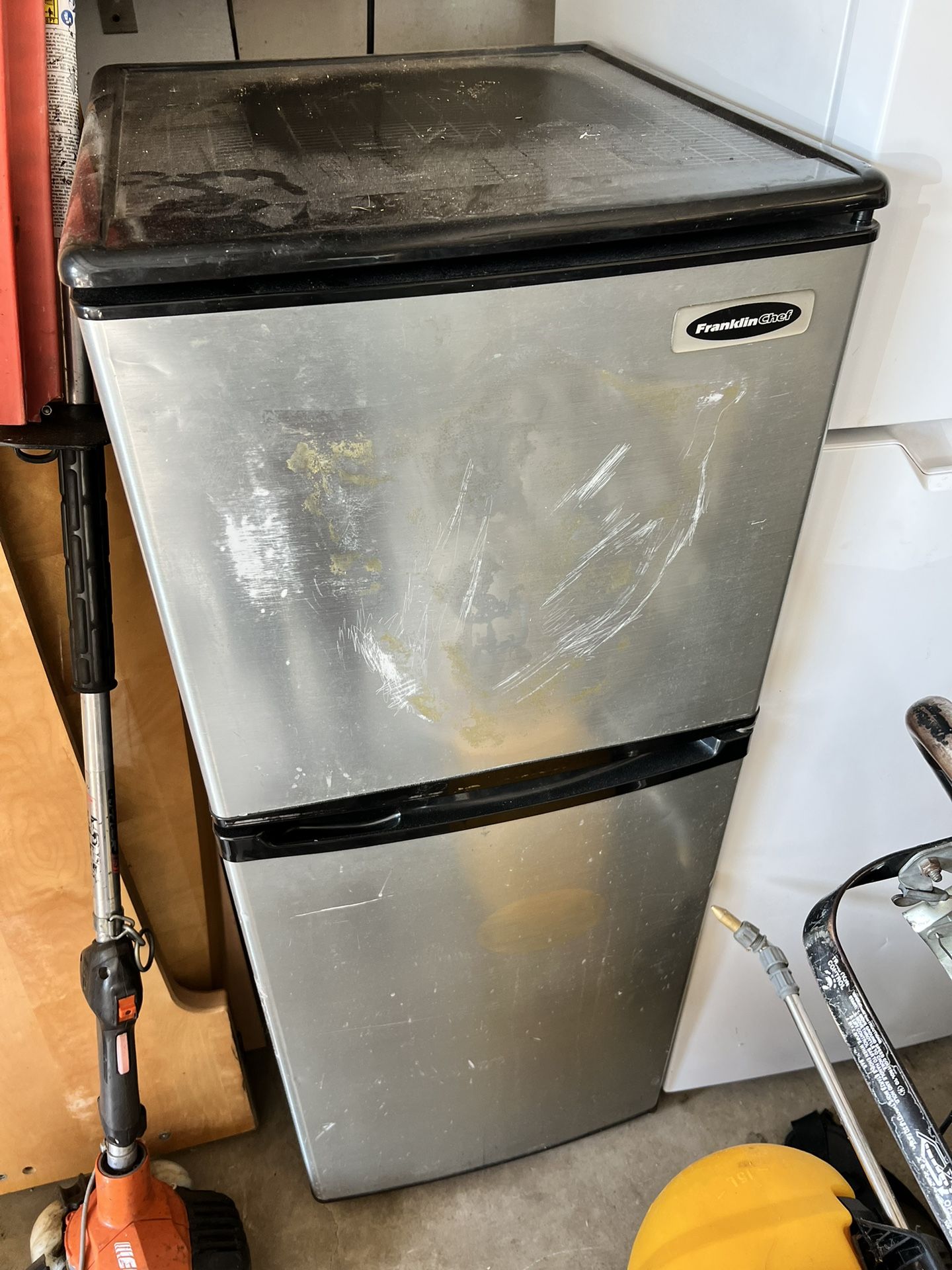 Franklin Chef Model FCD400VW 4.0 Cu. Ft. White Mini Fridge/Freezer
