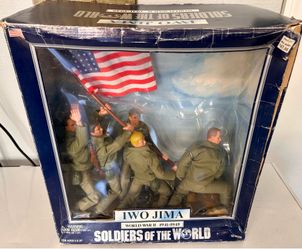1998 Soldiers of the World 1/6 Scale 12" WWII US Army Iwo Jima Action Figure Set