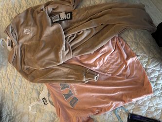 DKNY little girls size 6 set sweat pants