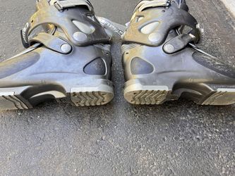 Women’s Ski Boots - SIZE 24