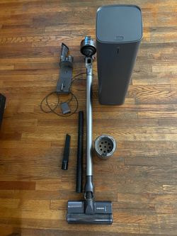 For Repair or Parts - Samsung Jet Cordless Stick Vacuum with Clean Station - See Description