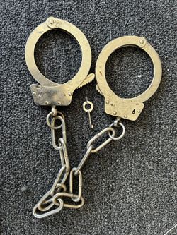 Military Grade Shackles w/ Key!