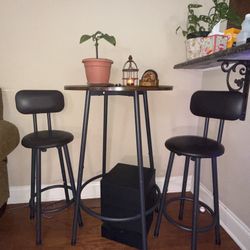 Bar Table  And Stools 