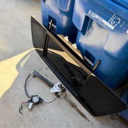 Nissan Titan back sliding window