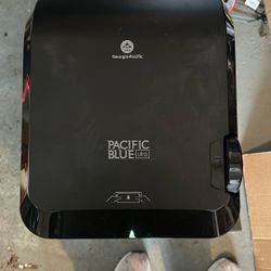 Georgia Pacific Paper Towel Dispenser 