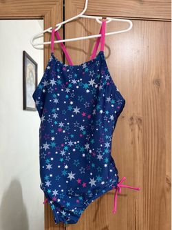 Speedo one piece bathing suit for girls. Size M