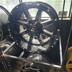 20x10 Fuel Rims 6 Lug 6x139 6x5.5 6x135 On New Tires 33 1250 20 Lt 