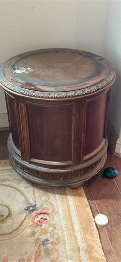 Oak wood table