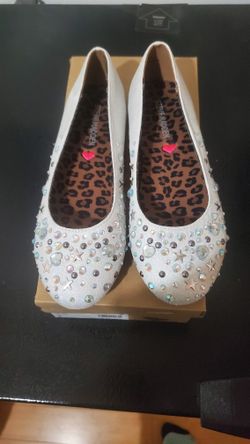 Girls Flats, White Silver Brand New Size 2