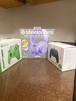 2 CONTROLLERS & 1 WIRELESS HEADSET