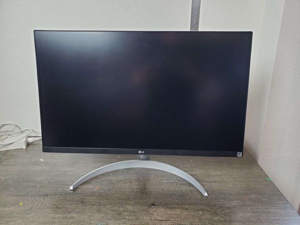 LG 27" 4K UHD UltraFine™ IPS Monitor