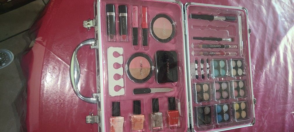 Make Up Kit
