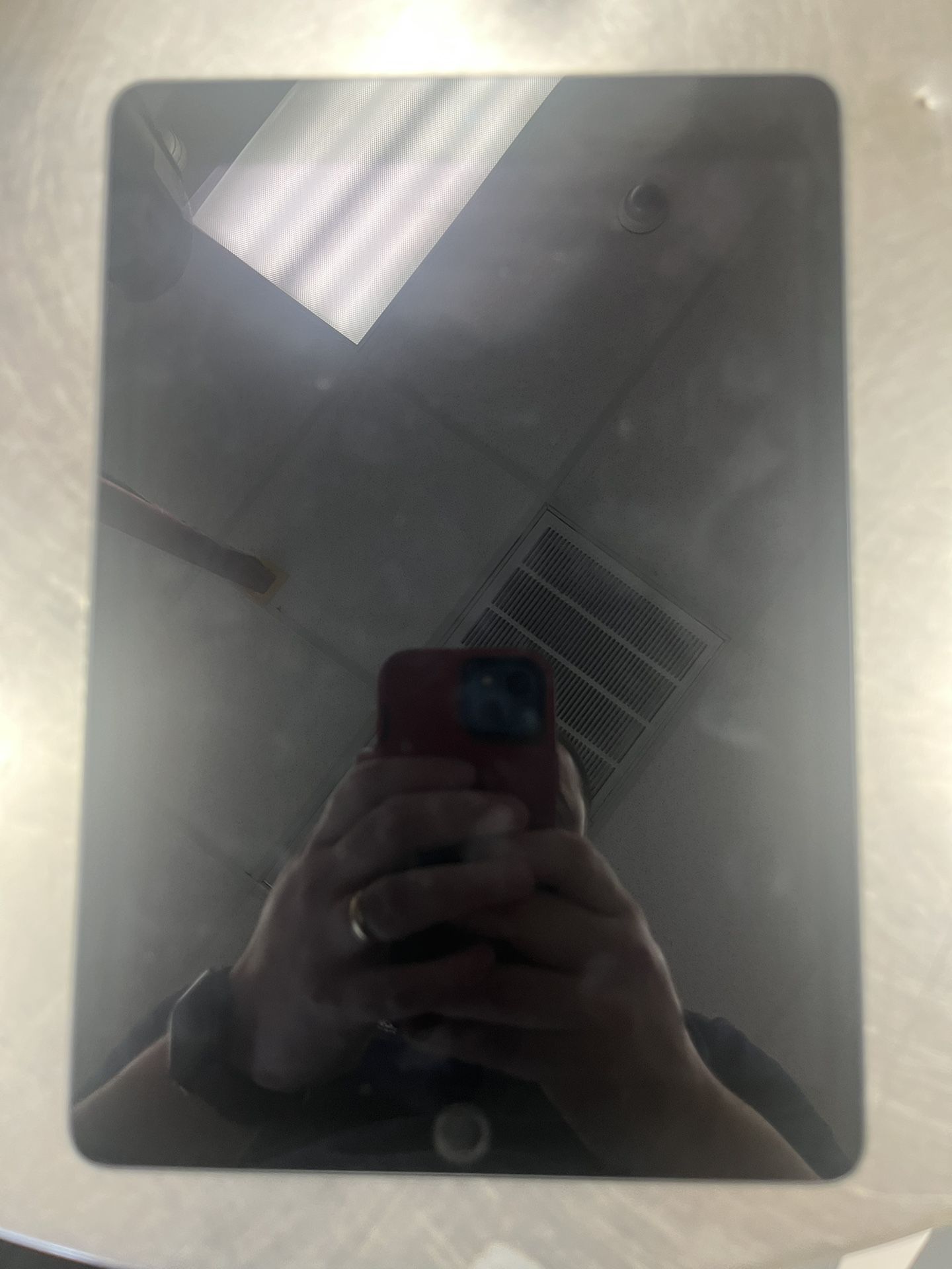Apple IPad 9th Gen 64GB Gray In Case