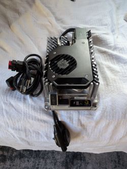Delta-Q Technologies Battery Charger
