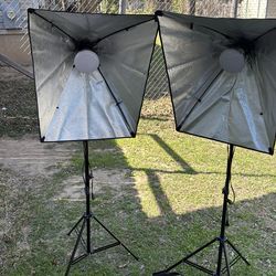 Dos lámparas para fotografía o vídeo