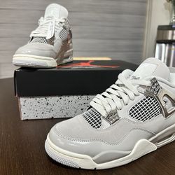 Women’s Air Jordan 4 Retro Frozen Moments