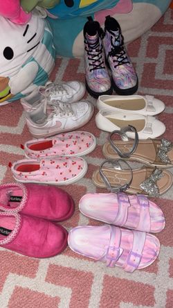 Girls’ shoes Size 2