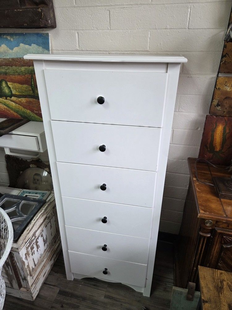 Prepac Monterey 6-drawer dresser in white finish.