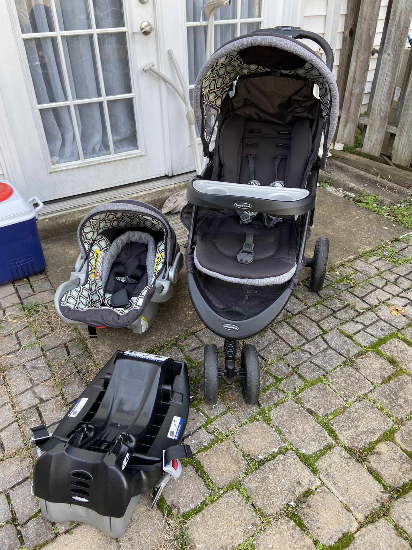 Baby Trend Stroller and Car Seat Combo