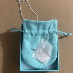 Tiffany & Co Return To Tiffany Etched Heart Arrow Necklace 