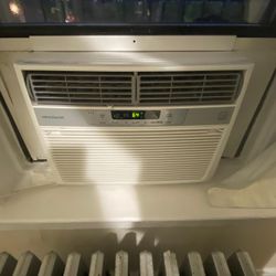 frigidaire Air conditioner 10,000 BTU