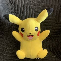Pokemon 8" Plush - Pikachu