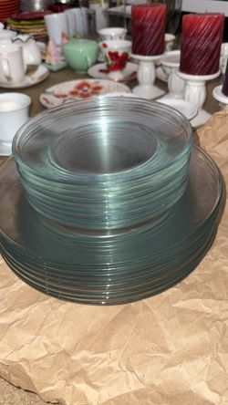 16 piece Dinner Set Clear Glass Plates and Salad Plates