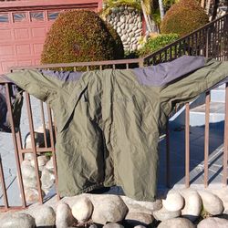 Size Large Mens  Marmot Waterproof Jacket For Rain Snow