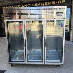 Everest Refrigeration ESGR3A 74 3/4" Three Section Reach In Refrigerator, (3) Left/Right Hinge Glass