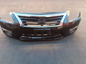 2013-2015 Nissan Altima Front bumper With Fog Lights And Accessories Oem. 