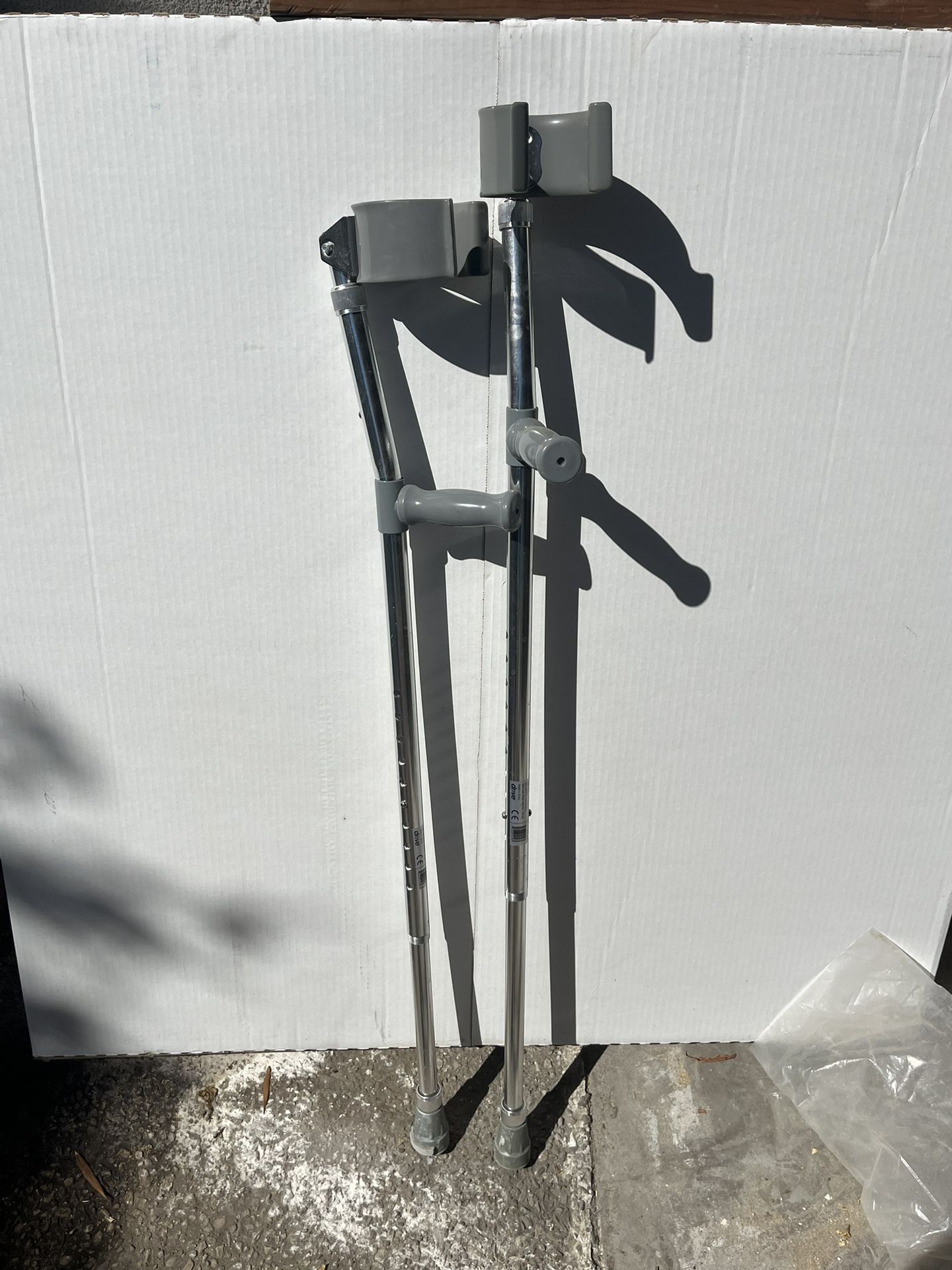 forearm crutches