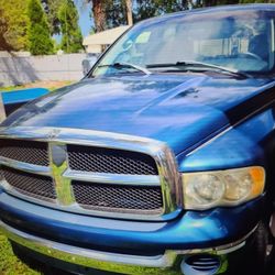 03 DODGE RAM 1500 SLT 4 DOORS QUAD 