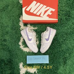 DS Brand New Nike Dunk Low Purple Pulse (W) - Size 6W / 4.5Y
