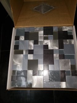 Accent tile
