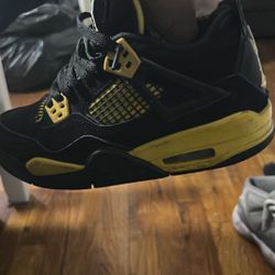Jordan 4 yellow Thunders