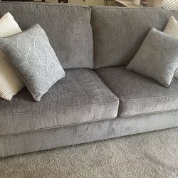 Ashley Design Sofa & Loveseat~Like New!