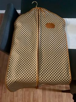 Vintage Pier Cardin suit travel bag in perfect condition like new. Vinil material