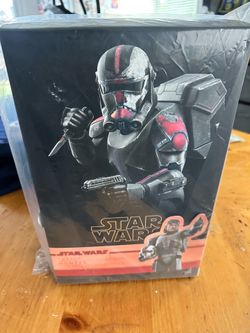 Hot toys Hunter