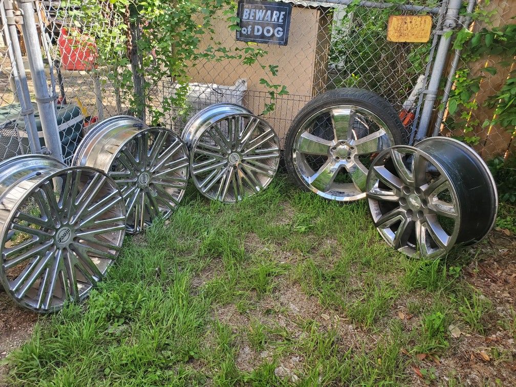22 Inch Rims (Clearing Out Garage) for Sale in San Antonio, TX - OfferUp