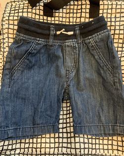 H&M Pull on Shorts Size 4-5 y
