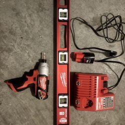 Milwaukee impact driver set
